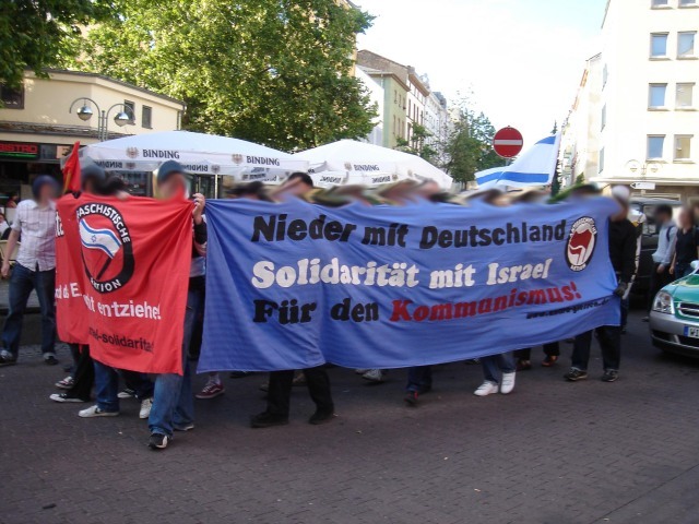 2006-00-00 wikipedia Anti-German_communist_protesters_in_Frankfurt_in_2006